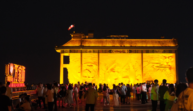 ▲28F 盘古开天巨幅铜雕