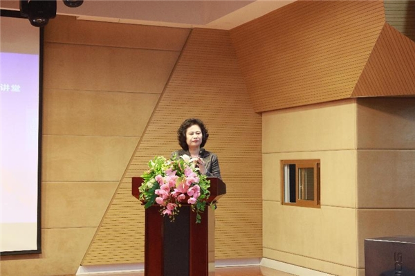 　　中国民族卫生协会副会长赵艳华女士讲话