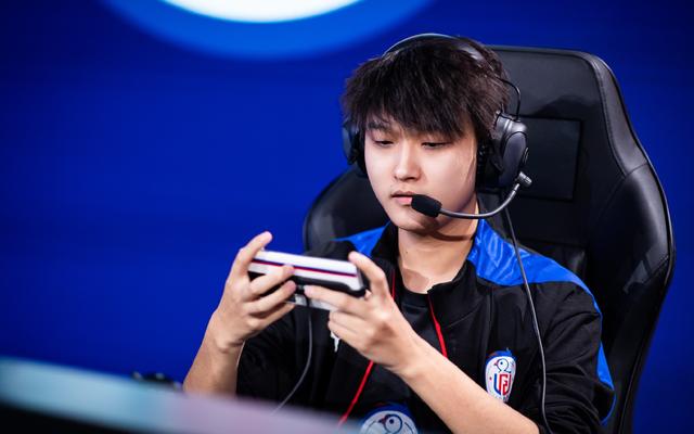 杀进s组的lgd大鹅全员都在努力长大