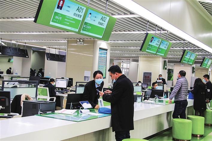 政务服务大厅咨询导办服务台包头市优化营商环境暨基层"三务公开"再