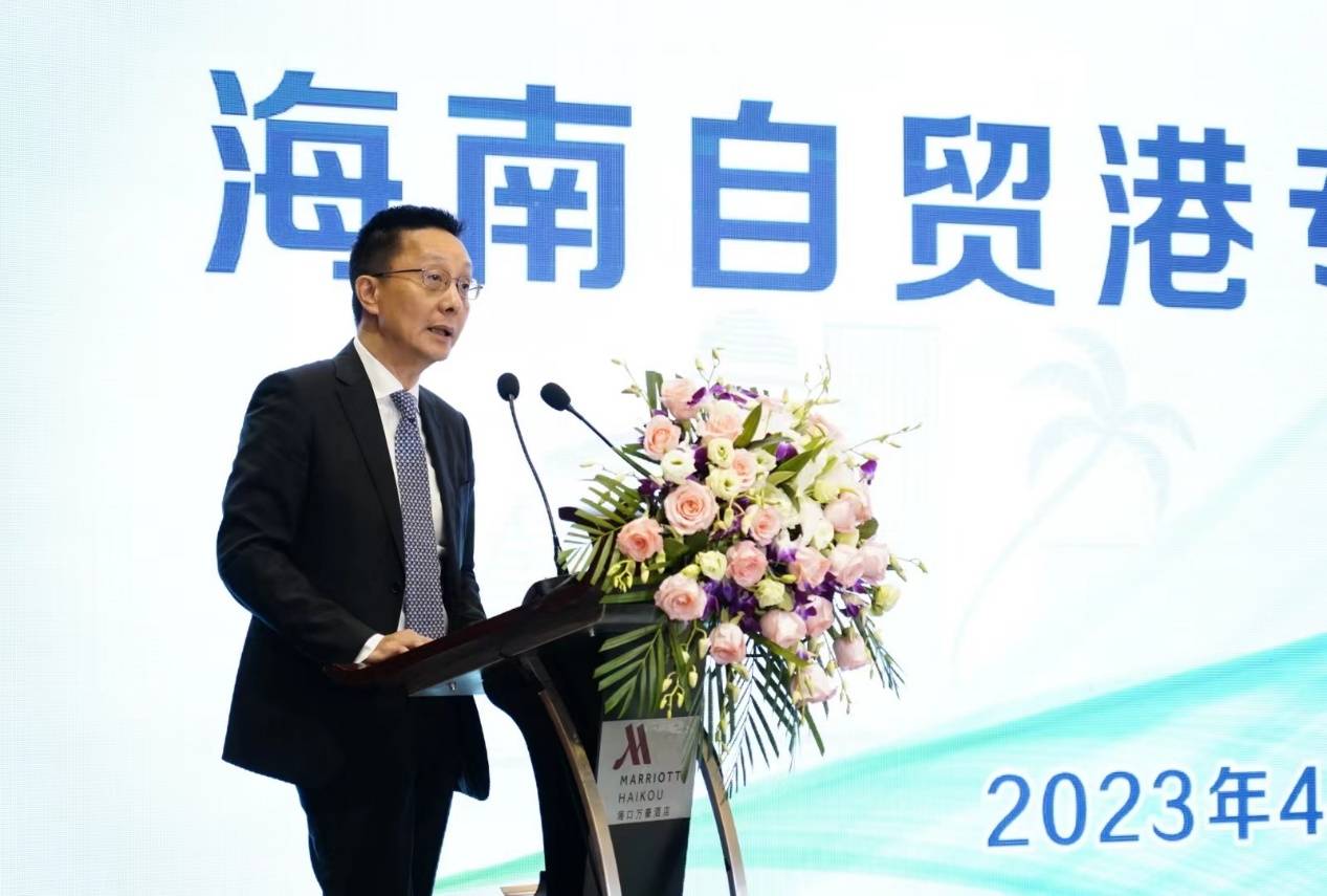 东亚中国副行长何长明代表上海市银行同业公会致辞