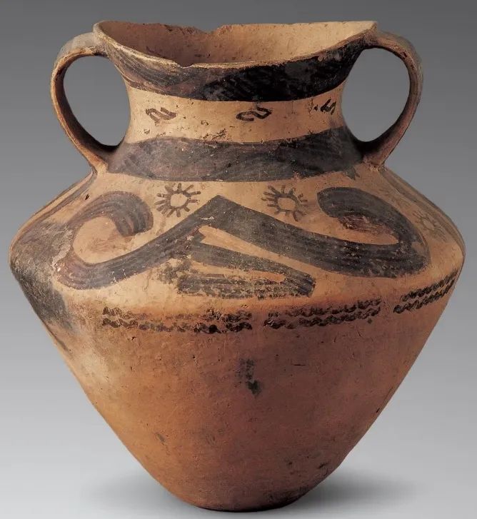 辛店文化太阳纹双沟纹彩陶罐.(图片来源:甘肃省博物馆官网)