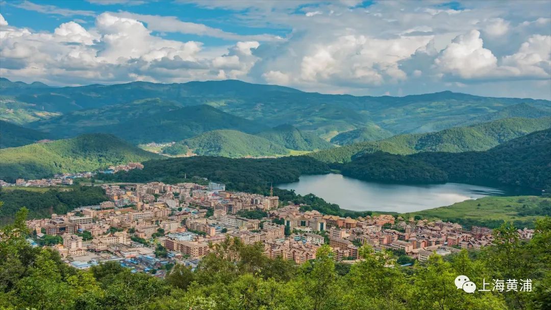 西盟县城罗嘉朱庆然摄背景链接>>>西盟佤族自治县隶属于云南省普洱市