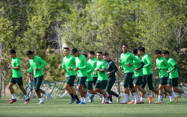 北京国安赛前备战,队员精神状态不错. 图/ic photo