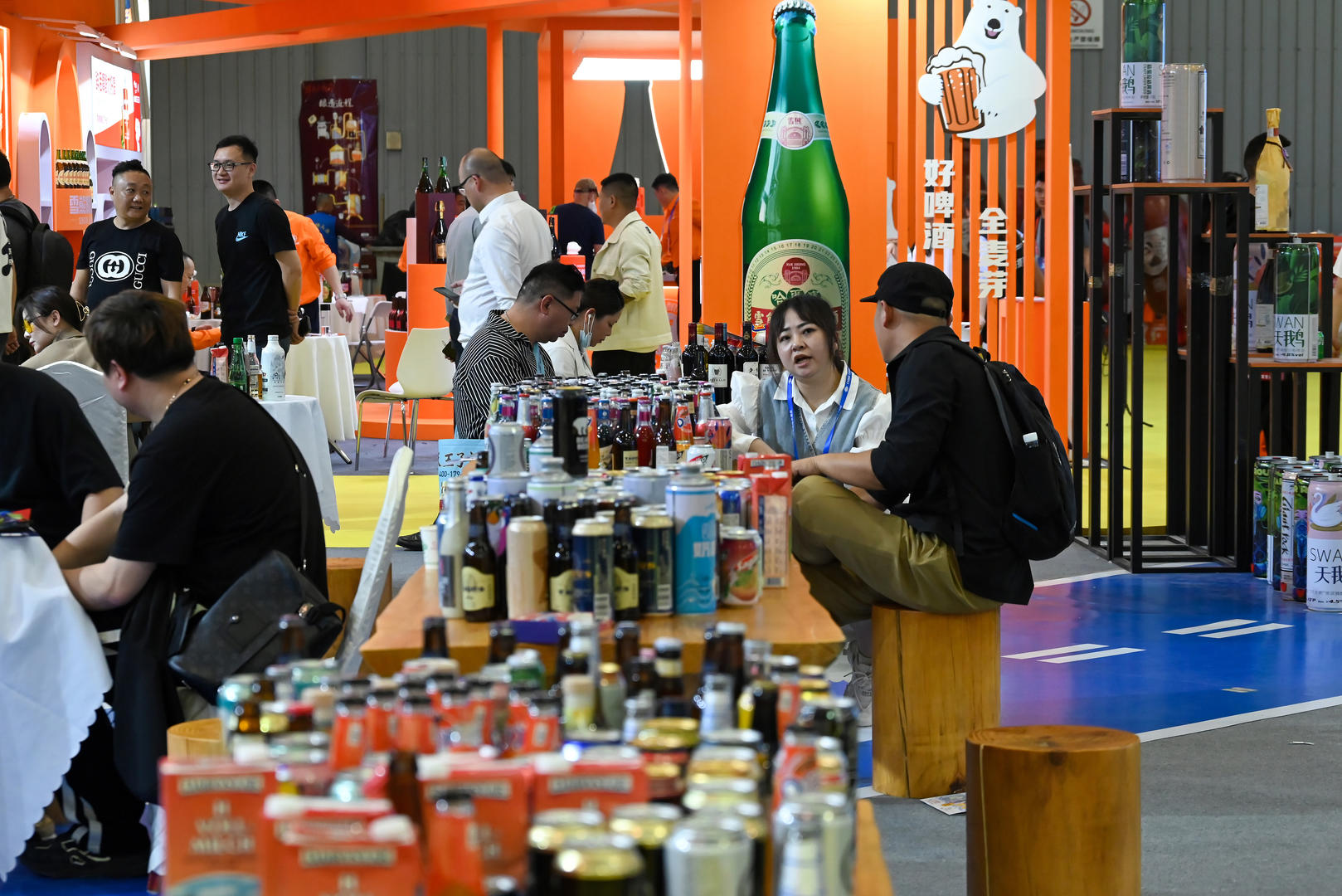 春糖观察丨热闹回来了,白酒经销商边逛边观望|白酒|糖酒会|成都市