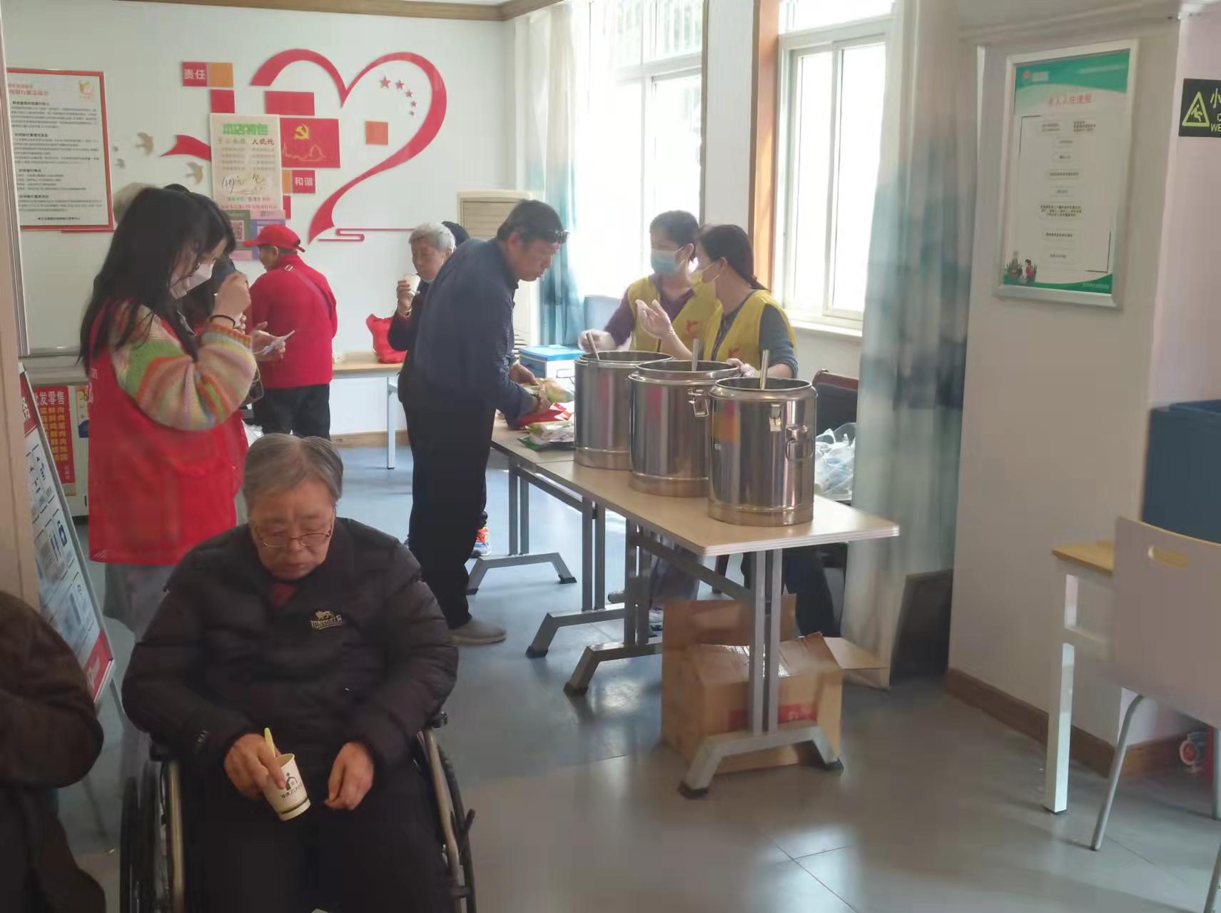 江苏南京：乐享好“食”光，养老助餐点悄然变身社区食堂