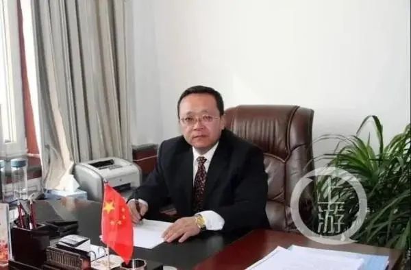 ▲王建国是茫崖市首任市长。图片来源/北京日报