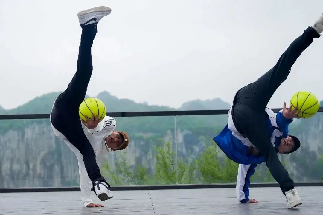 世界花式篮球团队赛冠军曾正鑫及张光磊