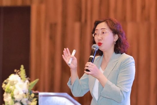 启今集团教育研究院副院长王晶