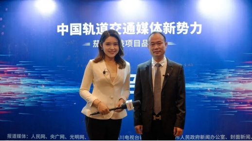 图：央视主持人（左）&茄豆科技董事长王伟（右）