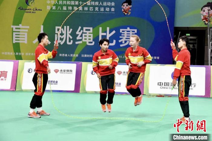 南昌市盲童学校"光明行"跳绳队队员参加全国第十一届残运会暨第八届特