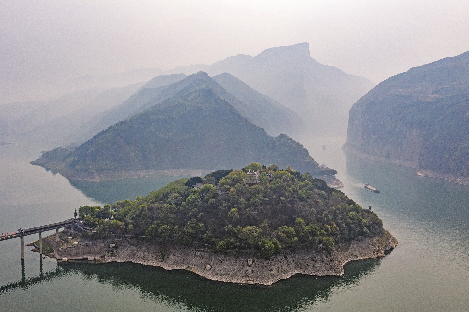 从空中俯瞰奉节白帝城·瞿塘峡景区 刘运泽 摄