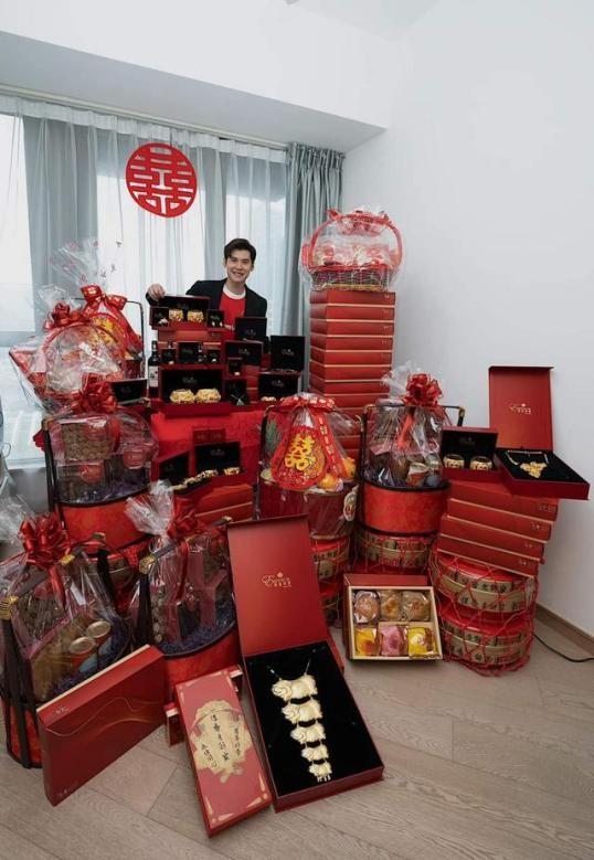 陈家乐下聘场面曝光，七对金镯获老板杨受成赞助