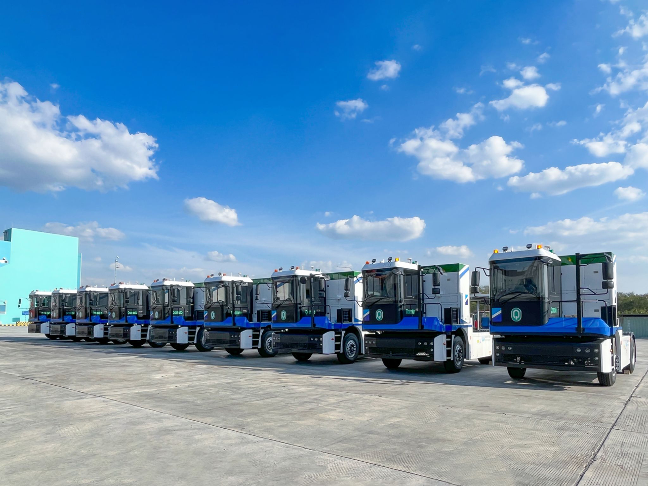 注：2022年12月，智能网联新能源重卡E-Truck抵达泰国林查班港