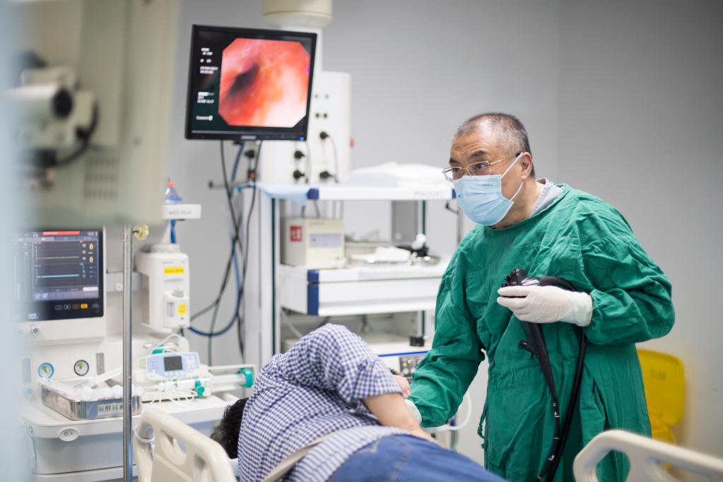 或者有肿瘤家族史,都应划为高危人群,且建议40岁开始进行胃癌筛查