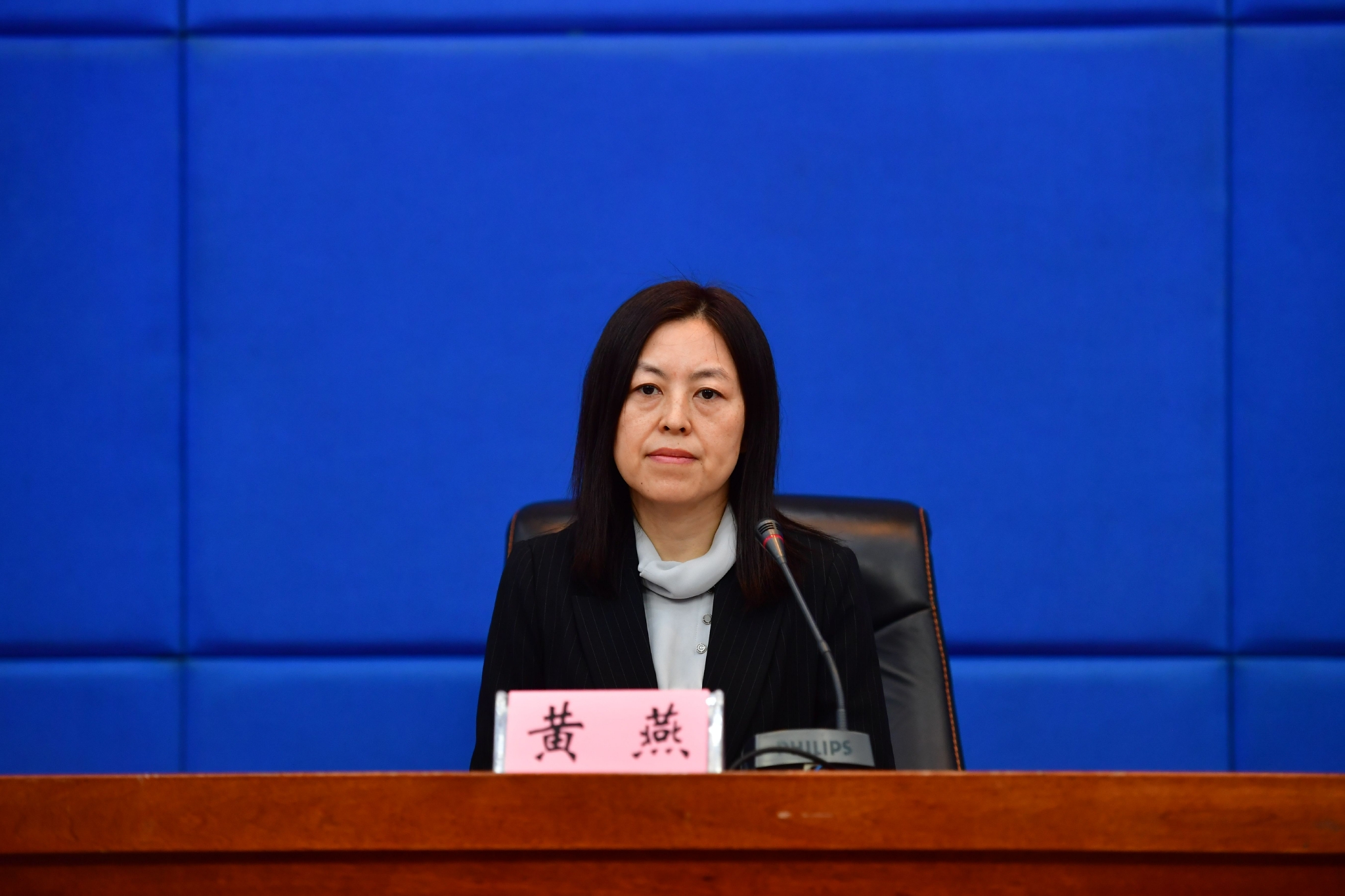 黑河片区管委会副主任黄燕介绍情况.(荆天旭摄影)