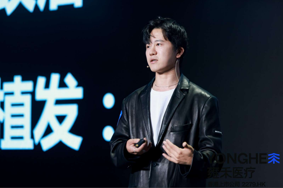 中国知名造型师、多位明星御用化妆发型师、美学专家华天崎