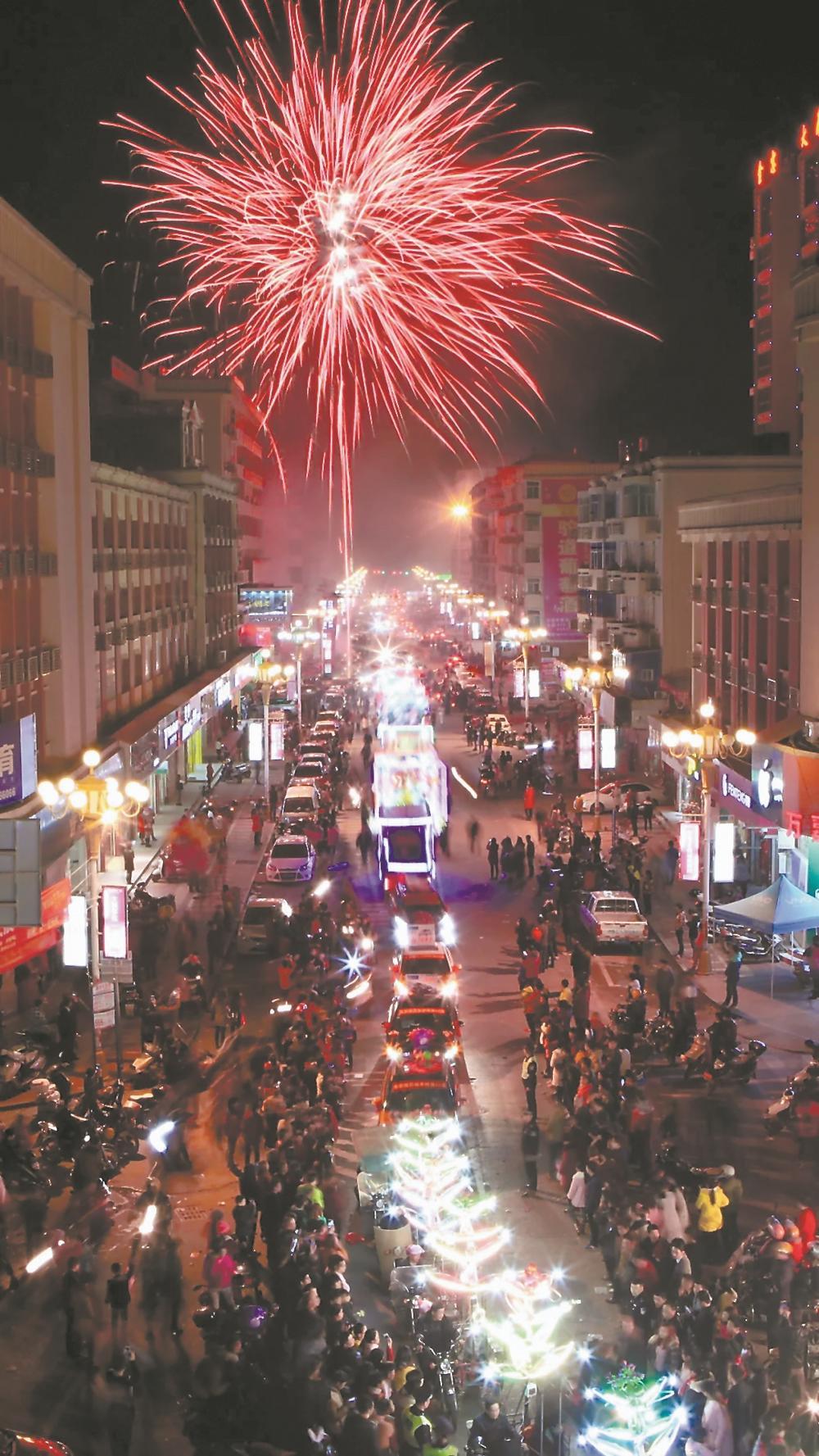 仙游县枫亭元宵游灯习俗(资料图片)