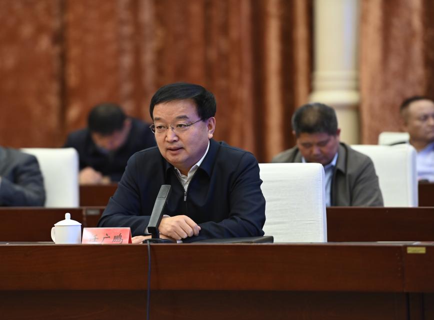 巴州党委常委,副州长贾平,副州长王贵勇,轮台县党委副书记,县长艾克来