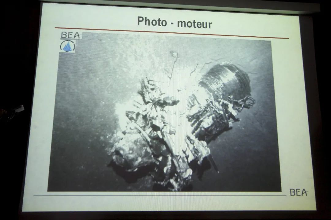 法国公布失事飞机海下残骸 图片来源：视觉中国