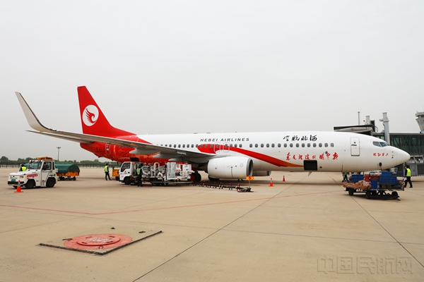 河北航空波音737图片