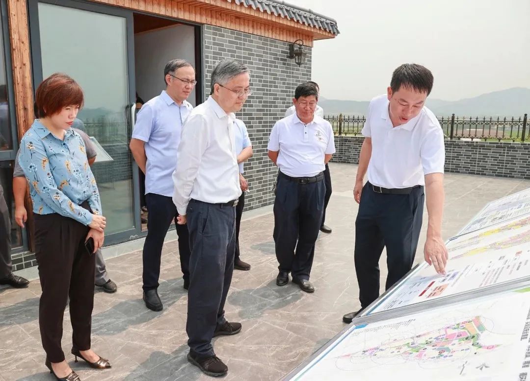 4月19日,省委常委,市委书记周红波赴崖州湾科技城,就垦地融合及产城