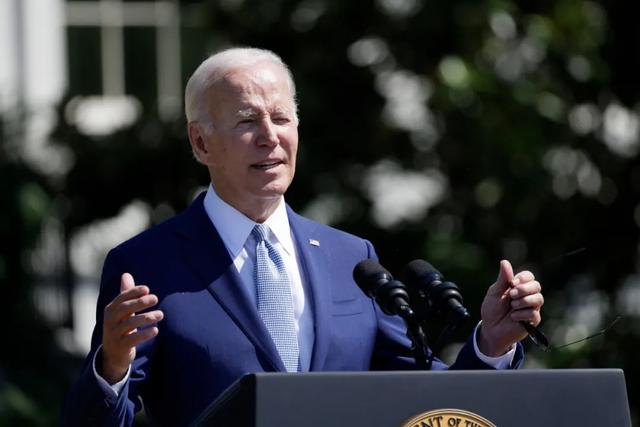 资料图片:2022年8月9日,在美国华盛顿白宫,美国总统拜登出席芯片法