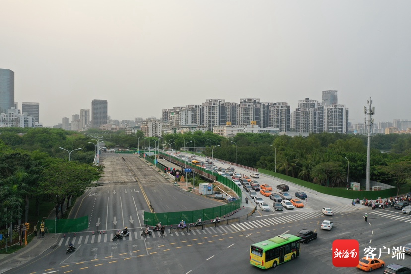 三亚凤凰路丹州桥引桥正式启用.记者 刘子榕 摄