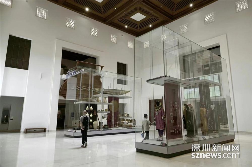 阿曼服饰的演变.李仁奇 摄