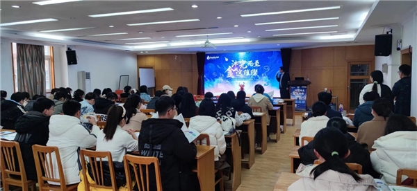 金斯瑞人力资源校招团队走进扬州大学生物科学与技术学院