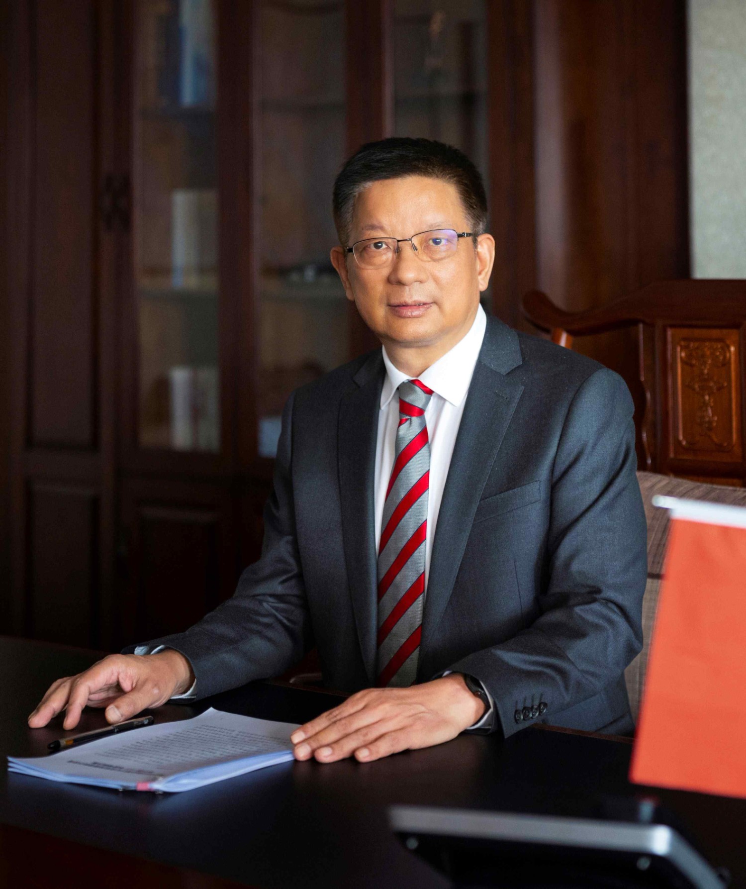 【高端访谈·银行助实体】大行下沉“掐尖” 农商行如何“换道超车”？——访武汉农商行董事长白俊伟|武汉农商行_新浪财经_新浪网