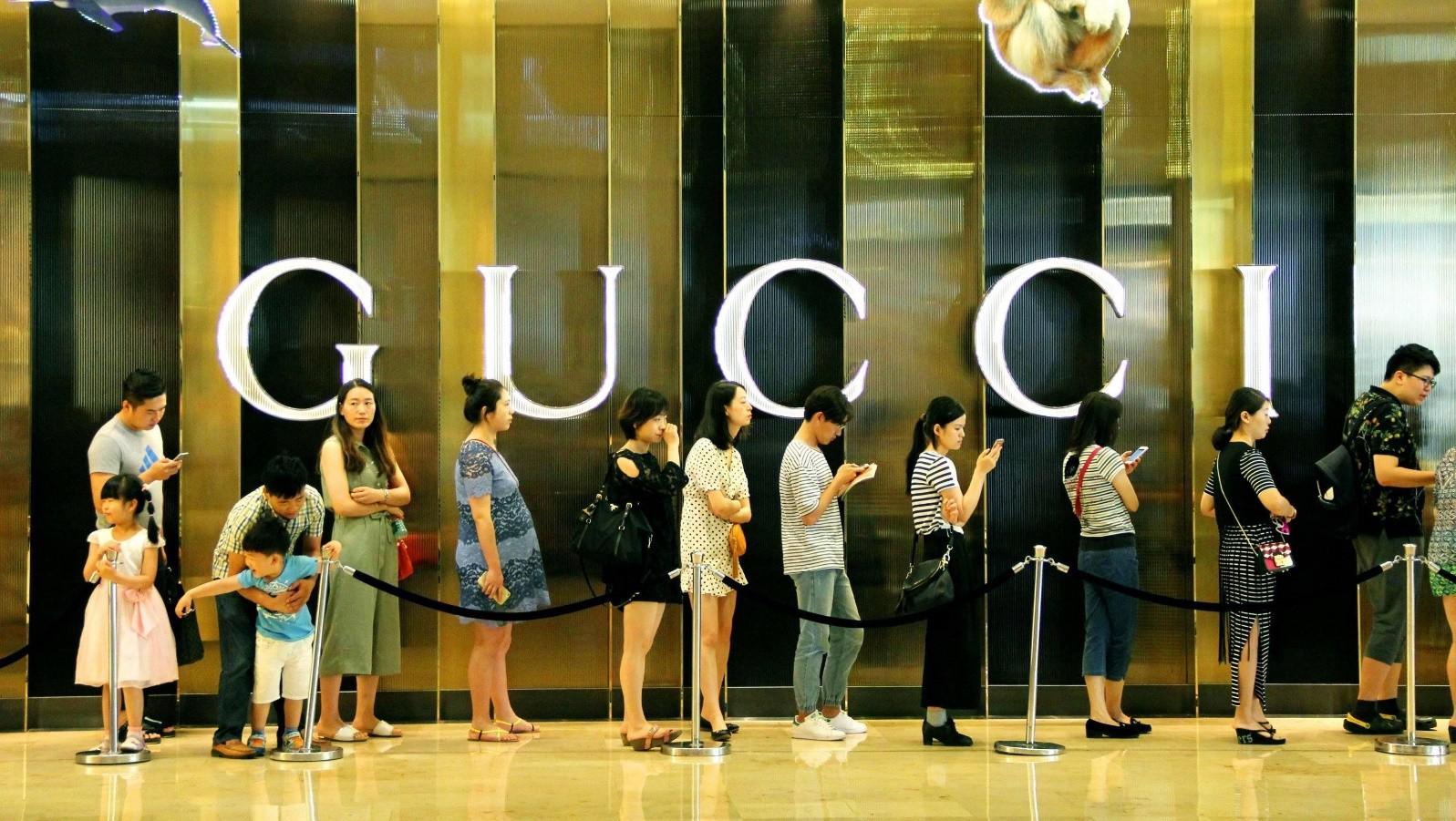 “买个包像赶集”