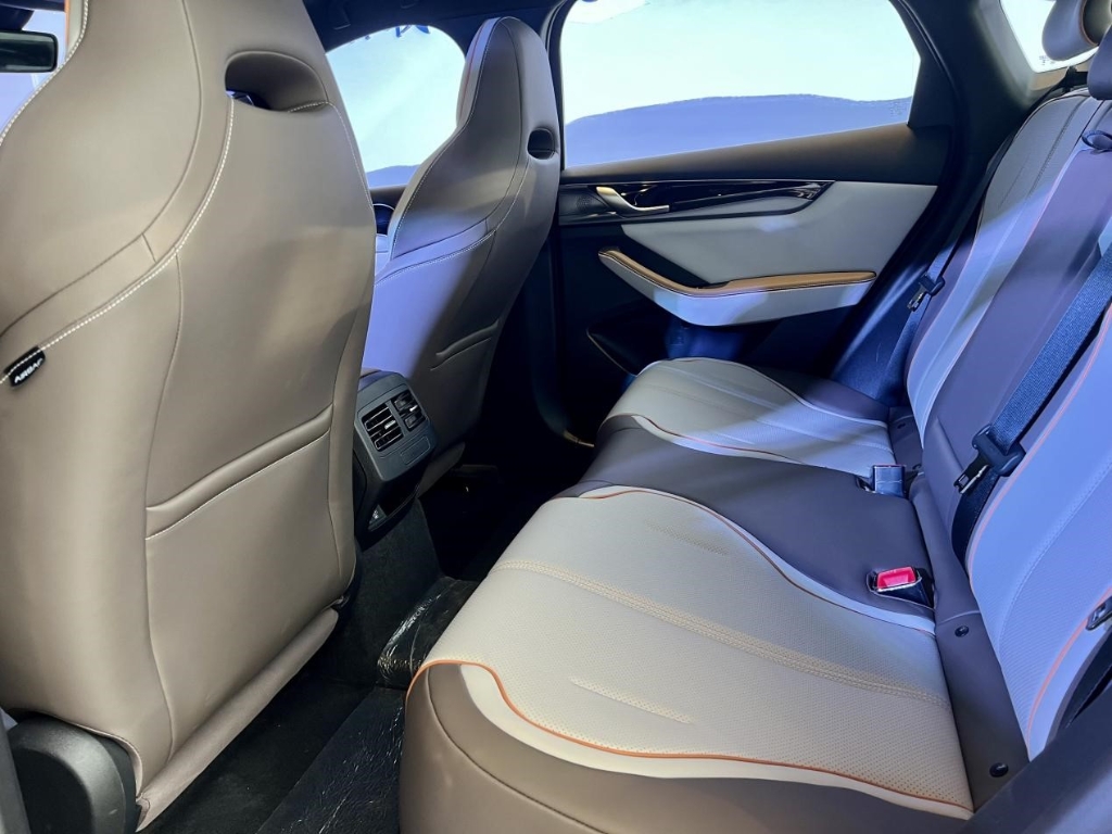 上市丨五大硬核升级 比亚迪秦plus ev 2023冠军版12.98万元起