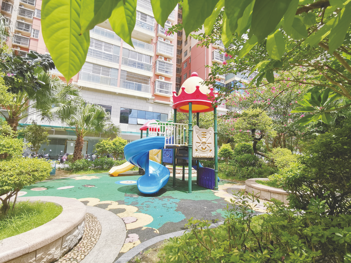     祥宾路一旧小区进行绿化美化改造,设施完善