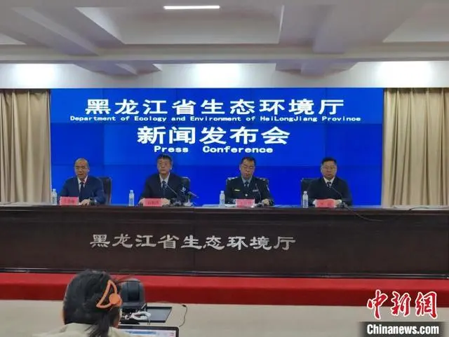 ↑3月3日，黑龙江省生态环境厅召开新闻发布会，介绍2022年至2023年禁烧期黑龙江省有关工作情况。
