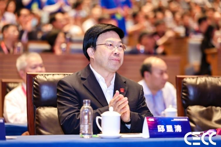 清华大学出版社社长邱显清教授出席开幕式