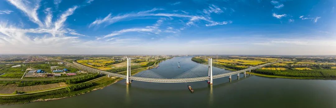 荆州长江公铁大桥全景图&nbsp;袁亿&nbsp;摄