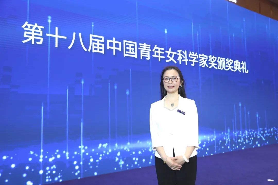 “大”处着眼，“小”处突围——记“中国青年女科学家奖”获得者、东华大学教授覃小红