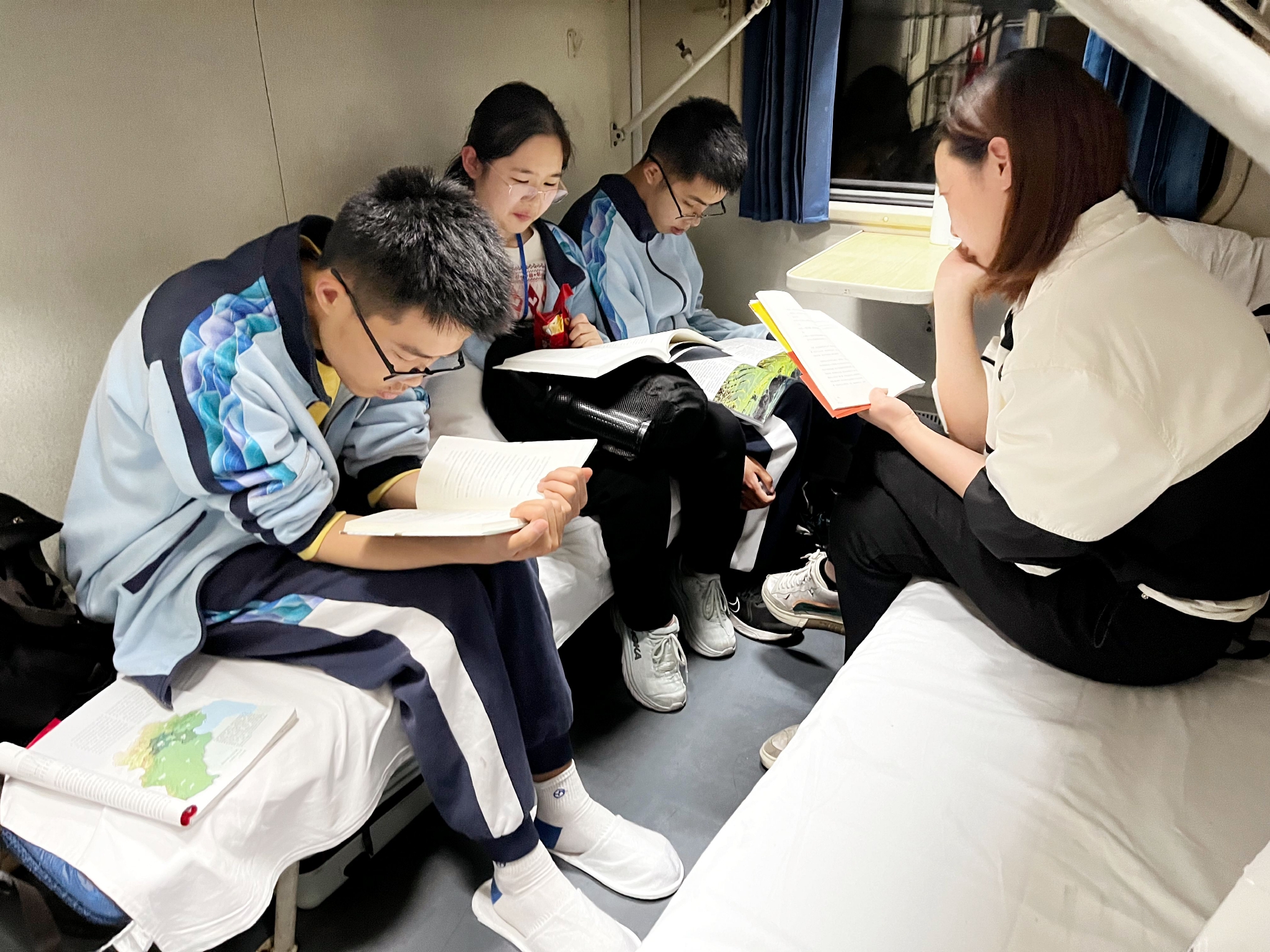 宁波市鄞州高级中学:让书香飘满校园