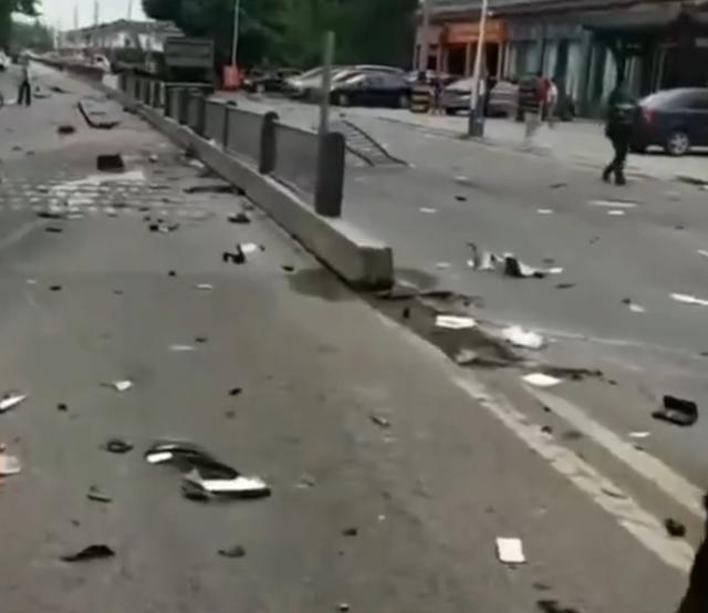 成都一电车与多车相撞 有人员伤亡，交警部门：事故原因进一步调查中