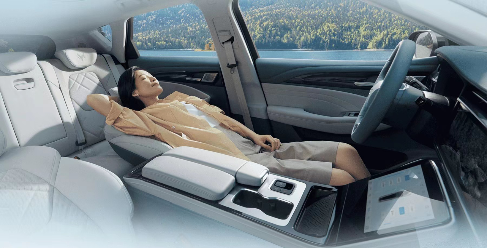 图片来源：极狐汽车官网