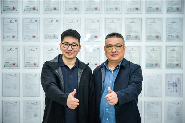 ▲洛梵狄创始人李激初先生（右）和林杰煌先生（左）