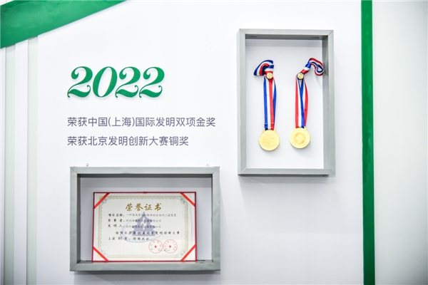 ▲年轻的洛梵狄已经是各大创新发明奖项的获奖常客