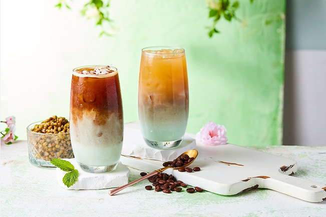 （逸刻绿豆薄荷风味酪酪拿铁及酪酪茶）