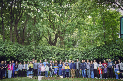 长沙师范学院美育团队和怀化瑶族乡学校师生参加艺术节开幕式
