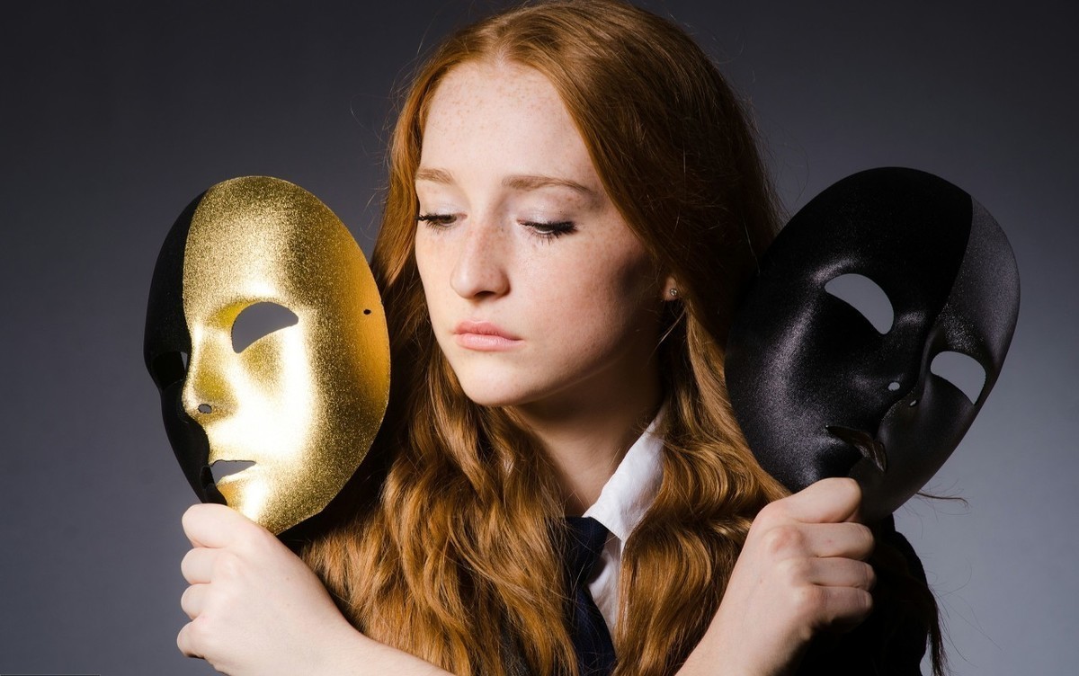 “租包就算了，背个几百来块的包又不会被打，租还是说明虚荣了。”