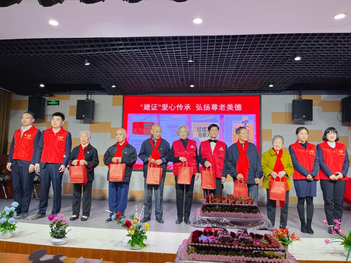 武汉蔡甸百名康养老人参与“读书日”活动