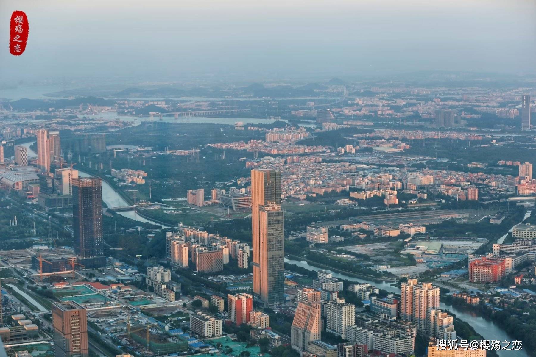 2022年各大城市人均可支配收入排名，苏州领先南京，广州不敌深圳