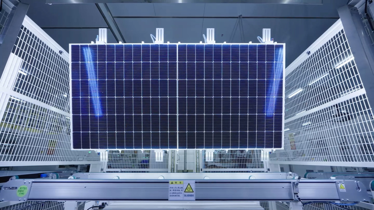 扬州晶澳智能产线.尚东 摄