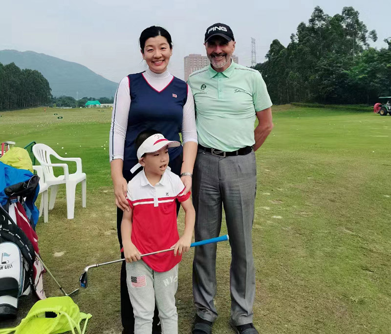 （元远&加拿大高尔夫教练David ）? ? ?
